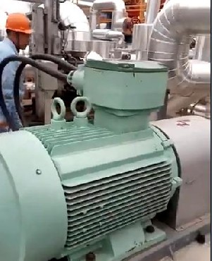 大型乳化泵運(yùn)行現(xiàn)場(chǎng)