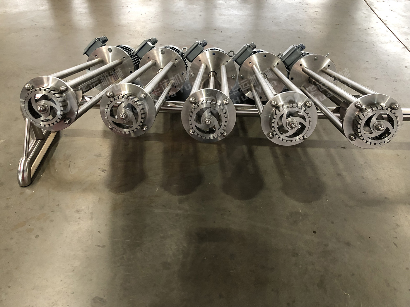 一批乳化機(jī)生產(chǎn)完畢